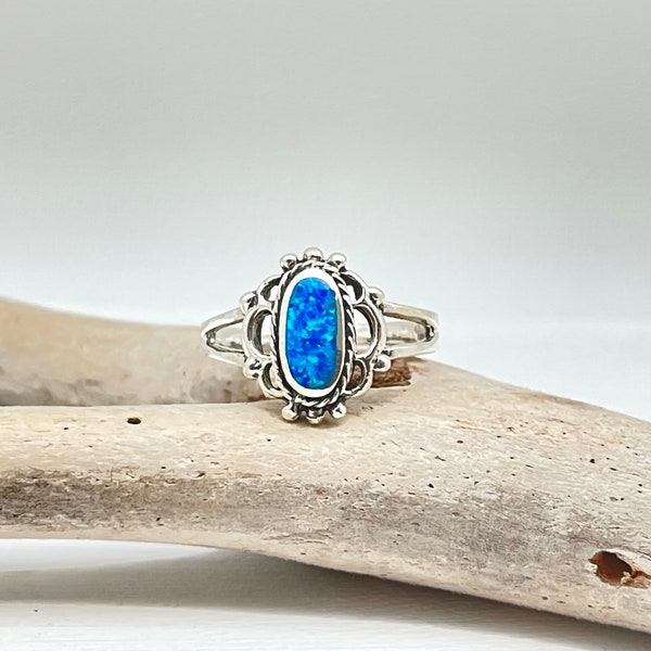 Vintage Fire Opal Ring - 925 Sterling Silver - Unisex Opal Ring - Sizes 5 to 10