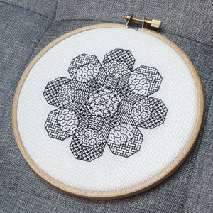 Octoflower - *digital pattern* 2 VERSIONS! Blackwork, embroidery, geometric, hoop art, mindfulness, modern and simple, vibrant,