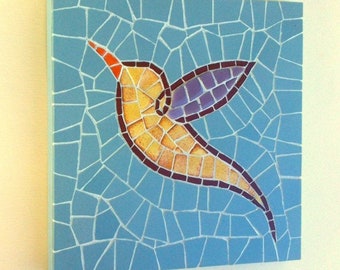 Mosaico di uccelli e cielo azzurro, decorazione murale a mosaico.