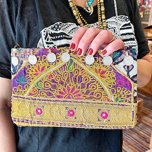 Boho bestickte indische Handtasche: Farbenfrohe handgefertigte ethnische Handtasche für Einzigartige Geschenke & Besondere Anlässe