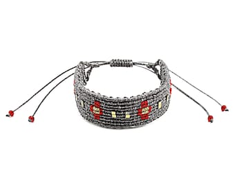 Boho chic macrame bracelet for women