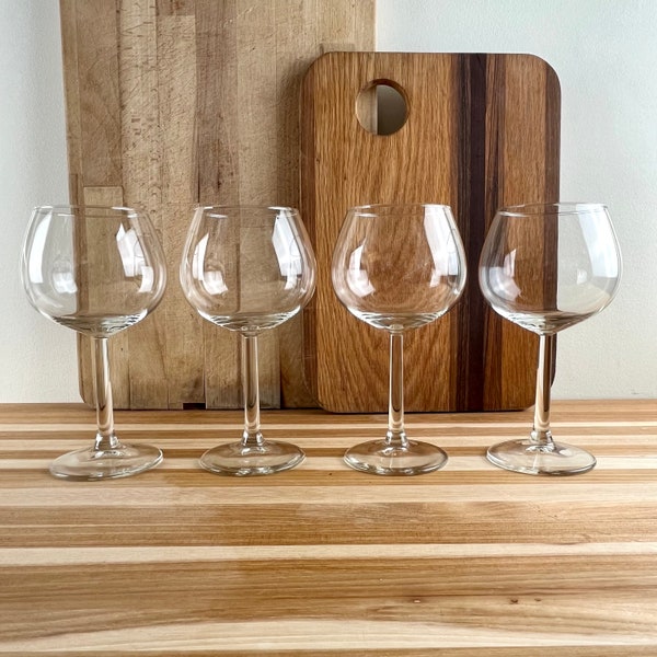 Set of 4 Vintage Crystal Burgundy Wine Glasses | French Bistro Style Stemmed Red Wine Glasses | Clean Modern Minimalist Lounge Décor