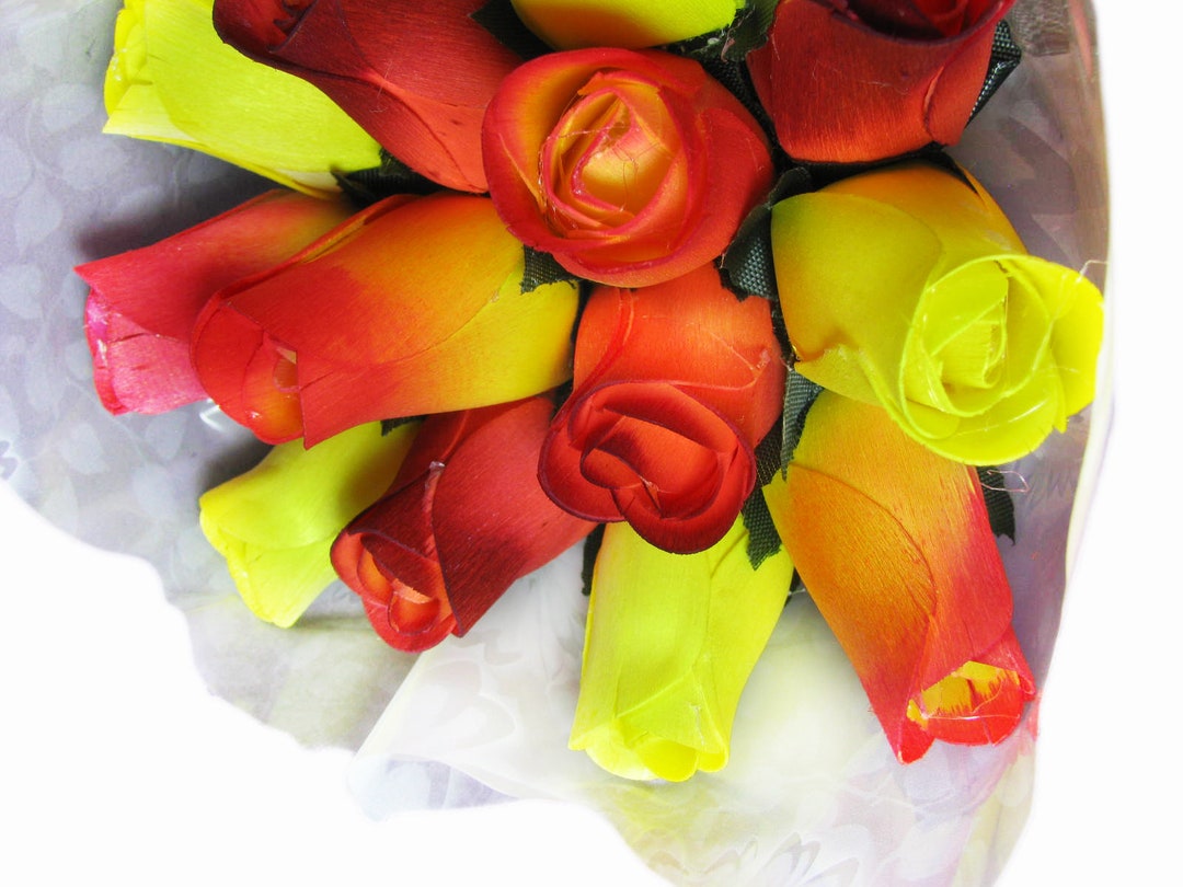 Mixed Yellow and Orange Roses Wood Bouquet baker's Dozen of 13 Roses in