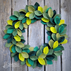 Holiday Greens Felt Leaf Wreath - Front Door Wreaths - Sarah Berry & Co - Christmas Wreaths - Housewarming Gifts - Minimalist Decor - Felt