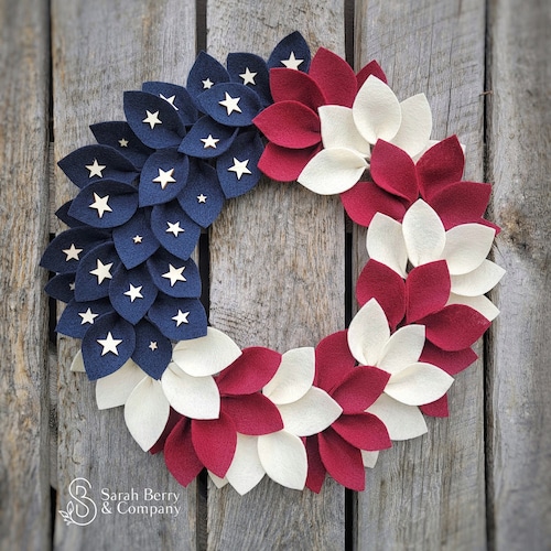 Couronne de drapeau américain en feutre faite main, décoration patriotique, décorations de porche d'été, couronnes du 4 juillet, toutes les couronnes américaines Sarah Berry