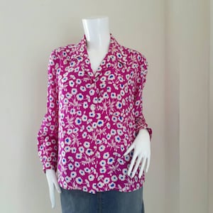 Vintage Valentino Floral Sik Bouse, Designer vintage Top Size Small - Medium.