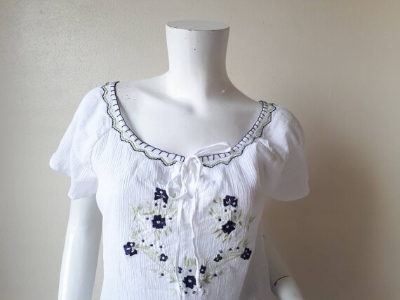 Vintage 1970's Floral Embroidered Indian Blouse/ … - image 2