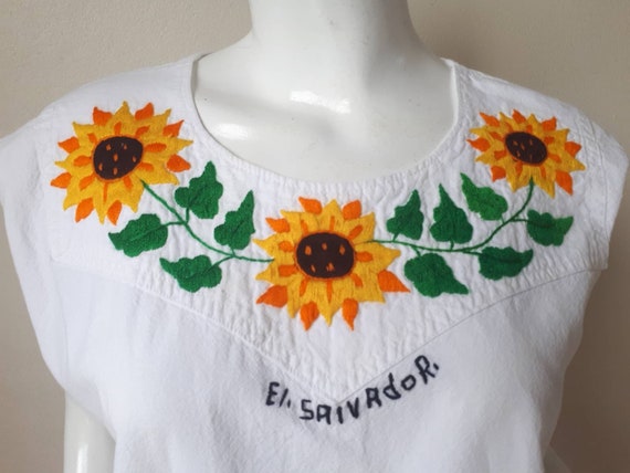 Vintage 1970's Floral Embroidered  Hungarian Blou… - image 2