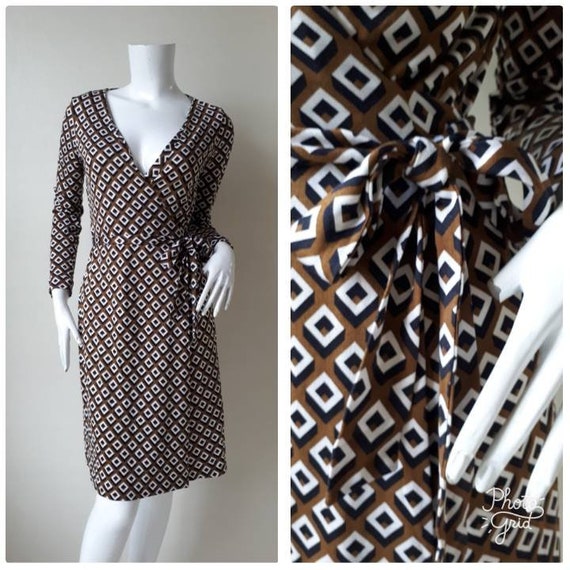geometric print wrap dress