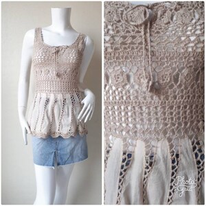White Crocheted Eyelet Blouse / Sleeveless Blouse 1990s Summer Top Size Small