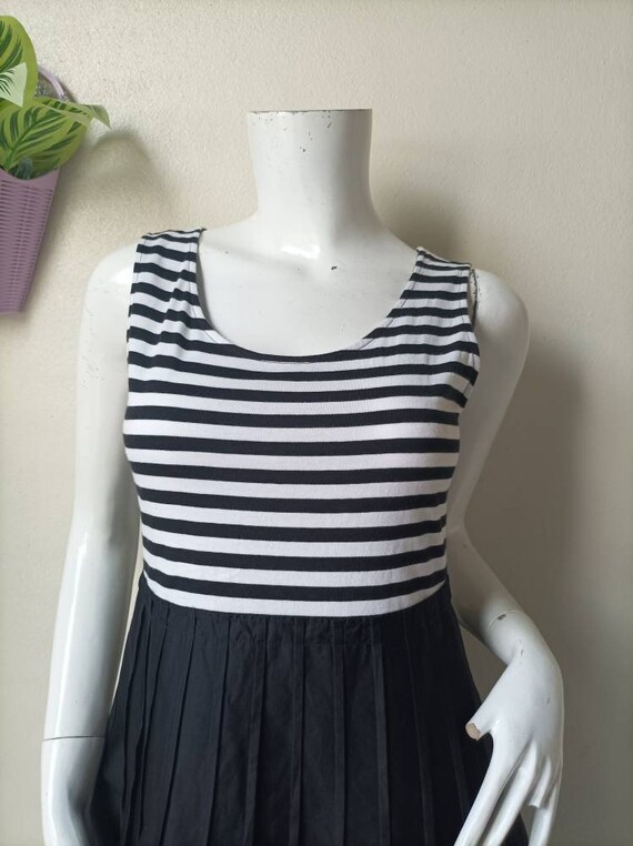 Vintage  Laura Ashley Dress/ Size 9 ,S -M View 4