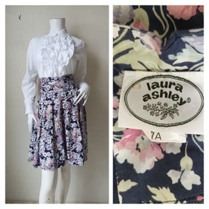 Vintage Laura Ashley Mini Skirt  Size 7A Japan waist 24"