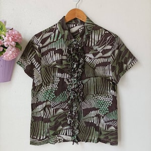Vintage Hawaiian Shirt in Tropical Super Retro Pattern Size Small
