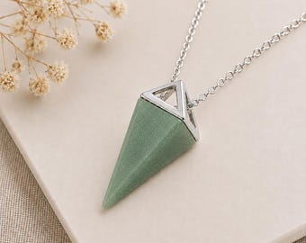 Grüne Aventurin Halskette Pyramide Kristall Anhänger Schichtschmuck