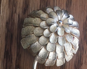 Corocraft Vintage Flower Brooch-gold tone