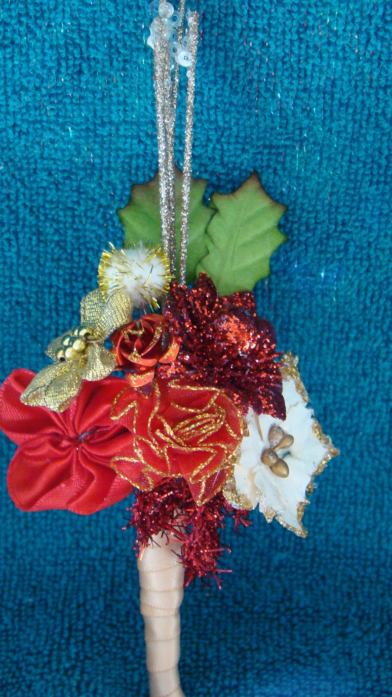Christmas Holiday Mini Floral Pick Bouquet Corsage Boutonniere small gold flwr/pom