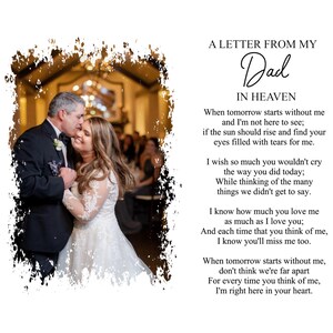Op de afbeelding: Een zwart-witfoto van een vader en dochter die dansen op een bruiloft. De bijschrift luidt "Een brief van mijn vader in de hemel" en bevat een gedicht over het missen van een geliefde.
