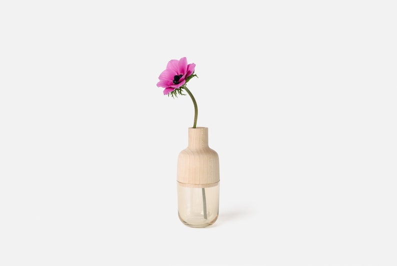 2020 Etsy Design Awards Finalist: Marais Vase Greta | Maple