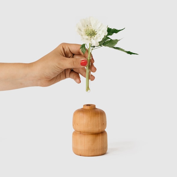 Vaso Bud in legno di ciliegio