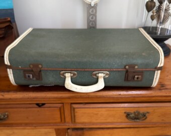 Vintage Green and Cream Mid Century Card Suitcase containing 45 pieces of  Vintage Linen and Lace