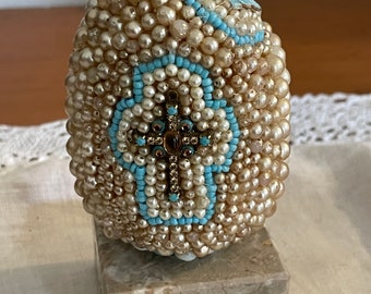 Small Wooden Egg Handmade with Vintage Pearls and Turquoise Mosaic