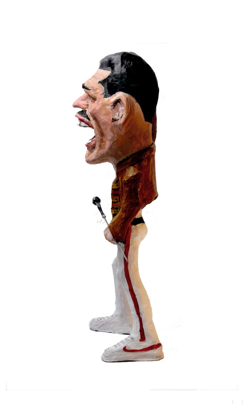 Where did freddie mercury learn to sing picture