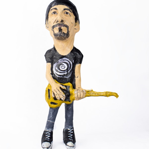 Figurka papier-mâché Edge U2