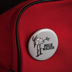 Badge pour trotteur | Ambassadeur Milk Walker, soyez prudent, bouton tête de sirène, fan d'épingles pour homme en carton de lait, cadeau d'art pour épingles de jeu scp