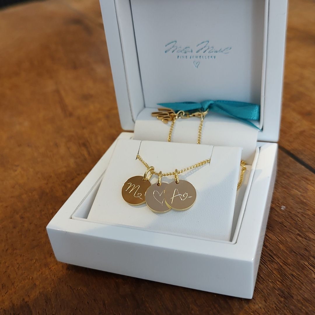 SLOONG Personalisierte Halskette Mit Herz & Buchstaben – 18K Vergoldet, Wasserfest