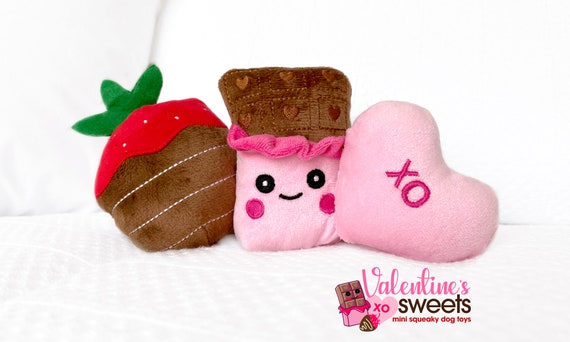 Valentines Day Dog Toy Set for Small Dogs Squeaky Dog Toys Plush