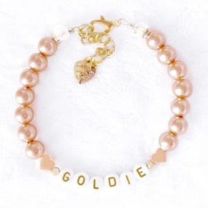 Collar para perro con corazones de oro de 14 quilates y perlas color champán / Dije personalizado para collar de gato / Joyería de lujo para mascotas imagen 1