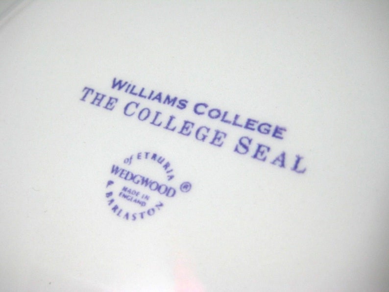 Vintage Purple Wedgwood Williams College Seal Dinner Plate