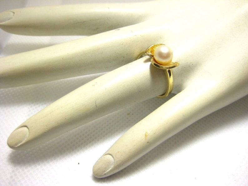 Vintage Ring 14K Yellow Gold Cultured 6.5mm Pearl Retro Style Size 7 3.4g