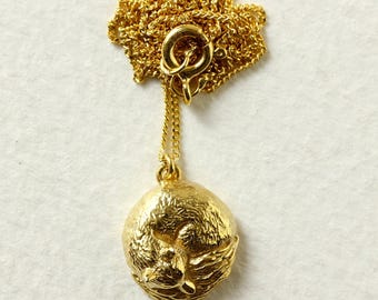 Collana con volpe – Piccola, addormentata – Argento/Oro, collana con animali, collana carina, collana con volpe dorata, collana con volpe argentata, regalo per gli amanti degli animali