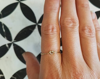 Kärleksknut Hjärtring - Massivt guld - knutring, hjärtring, guldhjärtring, löftesring, delikat ring, present till flickvän, alla hjärtans dag