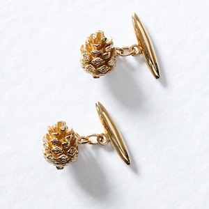 Baby Pine Cone Cufflinks - Gold/Silver - gold cufflinks, gift for nature lovers, groom cufflinks, best man cufflinks, winter wedding.