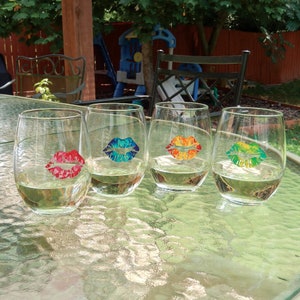 Tie Dye Lipstain Stemless Wine Glass, Rainbow Wines, Tie Dye Wine Glass Set, Stemless Glass, Stemless Wine, Hand Painted, Kiss, Custom Glass