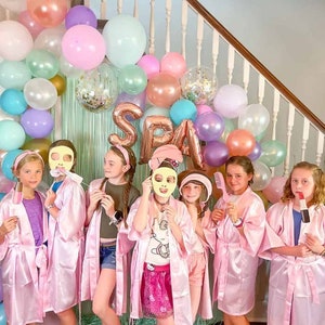 Personalized Satin Lace Robe: Girls&#39; Party Dressing Gown