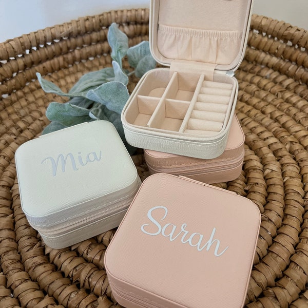 PERSONALIZED JEWELRY BOXES - Bridesmaid Jewelry boxes - Bridesmaid Gift - travel jewelry case - Gift for Mom -