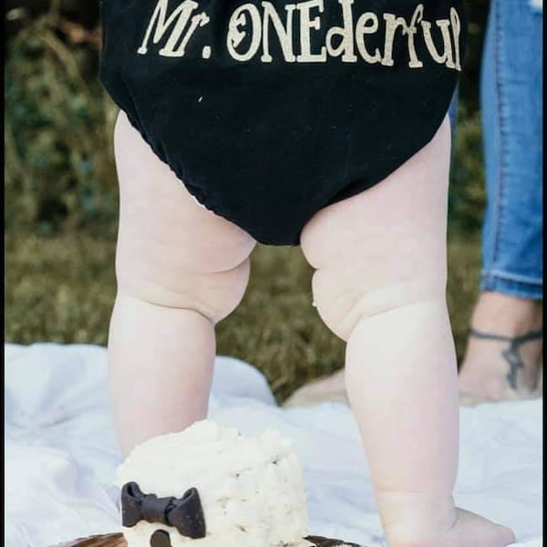 Mr. Onederful Cake Smash Outfit Baby Boy First Birthday Black Diaper Cover Photoshoot Outfit Boy 1st Birthday Suspenders and Bow Tie Set