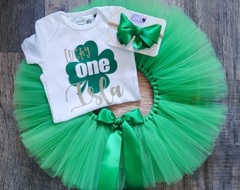 Girl Custom Name Lucky One First Birthday Tutu Outfit St Patricks Birthday Girl Cake Smash St Patricks Day Shamrock 4 Leaf Clover Outfit