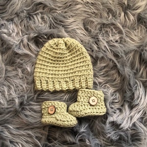 Hand Crochet Baby’s Hat and Booties, Newborn Crochet Hat and Booties