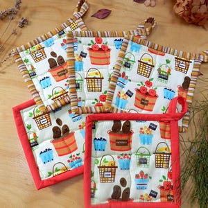 Quilted Pot Holder - Vegetables, Fruit. Handmade. Kitchen gift decor. Oven safe