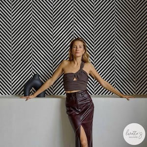Black And White Herringbone Wallpaper Design Peel And Stick Diagonal Striped Accent Wall Removable Minimalist Boho Wallpaper Pattern