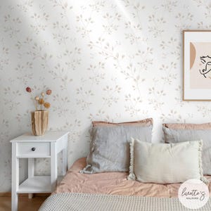 Pearl Wildflower Foliage Metallic Wallpaper