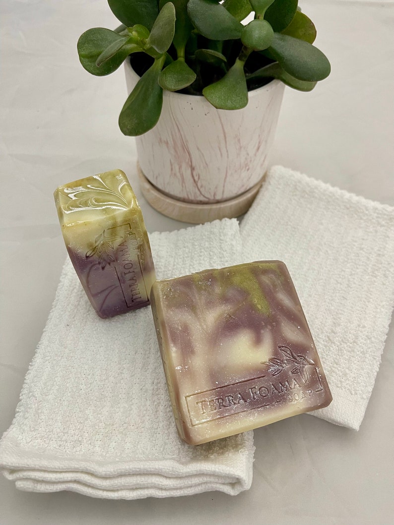 3oz Soap Bars Water Lilies
