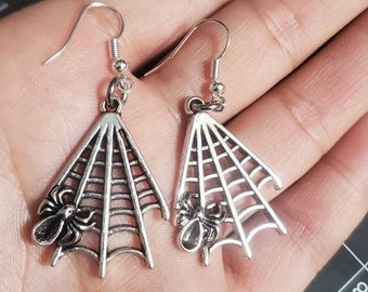 Triangular spiderweb dangling earrings