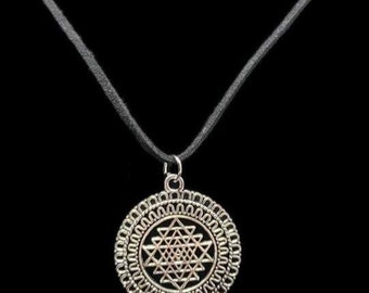 Geometric Sequence Necklace