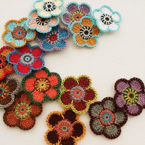 Crochet Flower Motifs 4pcs applique decoration trimming embellishment scrapbook flower image 5