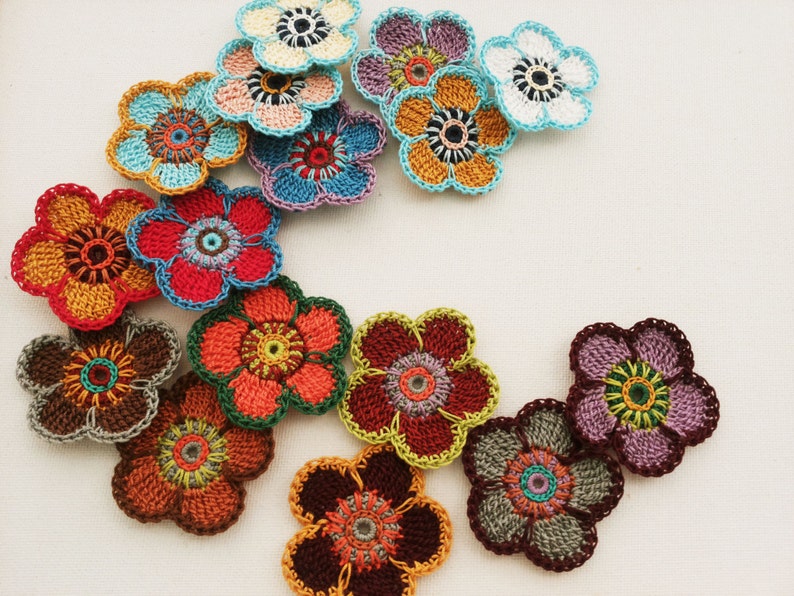 Crochet Flower Motifs 4pcs applique decoration trimming embellishment scrapbook flower image 5